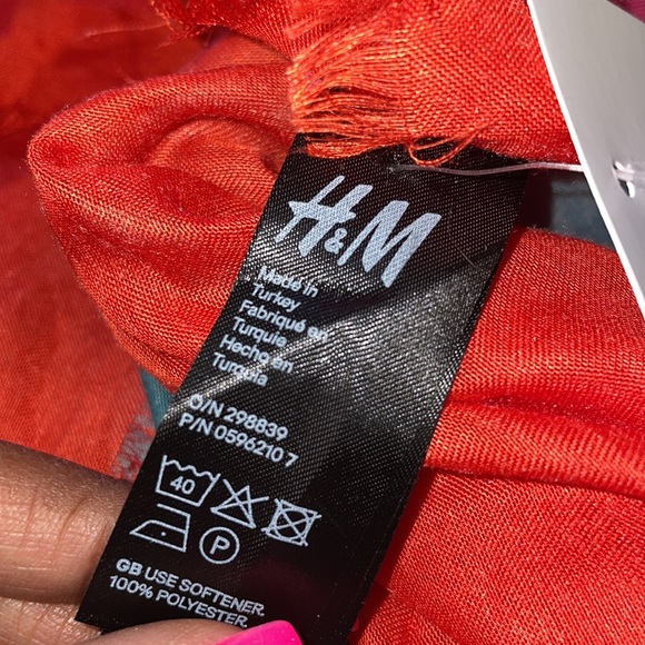 Multi-Colored H&M Scarf - Picture 3 of 3